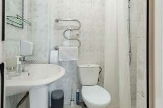 Гостиница  Бристоль Адлер 4-местный номер стандарт семейный-3