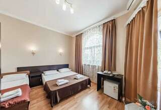 Гостиница  Бристоль Адлер 3-местный номер стандарт-2