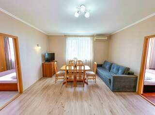 Гостиница  Бристоль Адлер 3-комнатные апартаменты улучшенные-4