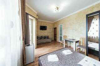 Гостиница  Бристоль Адлер 4-местный номер стандарт семейный-2