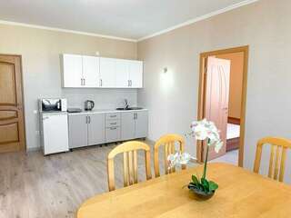 Гостиница  Бристоль Адлер 3-комнатные апартаменты улучшенные-2